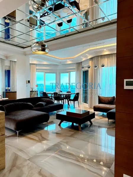 Bečići'de garajlı penthouse