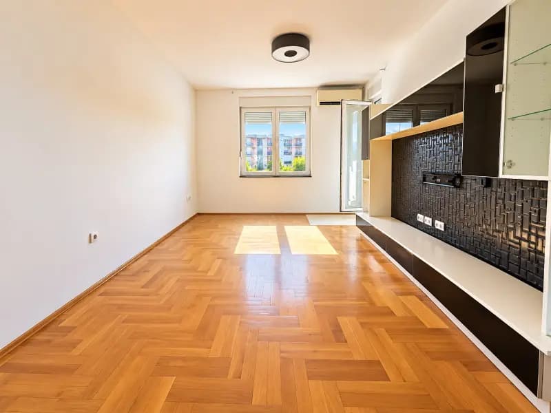 Satılık, üç odalı Daire, 89m², Pobrežje, Podgorica