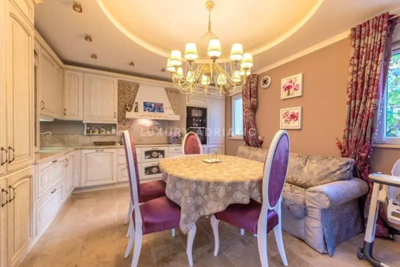 Havuzlu townhouse kompleksinde, Orahovac, Boka Kotorska
