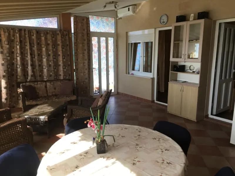 HAUS MIT 5 SCHLAFZIMMERN IM VIERTEL KUNJE, BAR